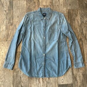 Women’s Gap denim shirt
